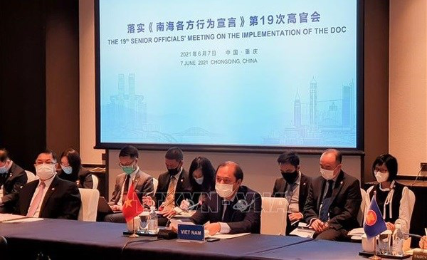 The Vietnamese delegation to the 19th ASEAN-China SOM DOC is led by Deputy Foreign Minister Nguyen Quoc Dung. Photo: VNA