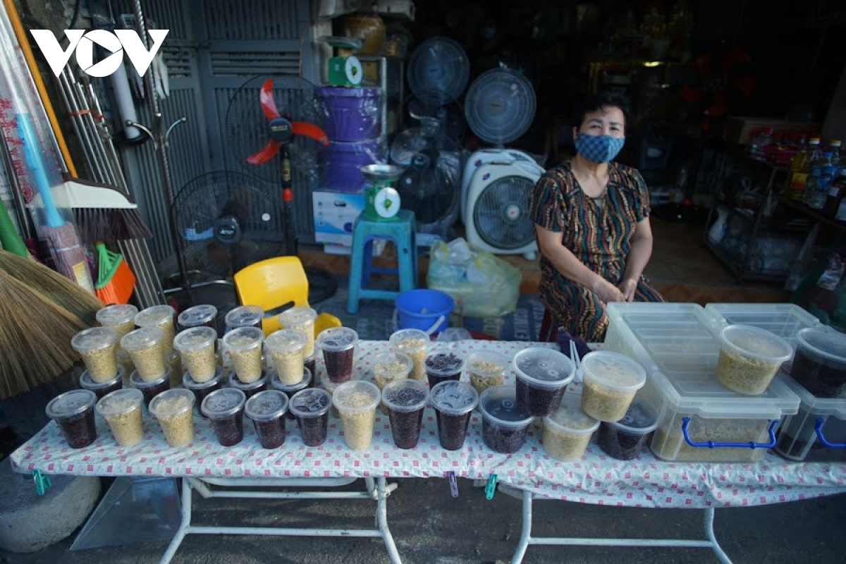 Glutinous wine is one of the indispensable dishes on this day. Photo: VOV Glutinous wine is one of the indispensable dishes on this day. Photo: VOV