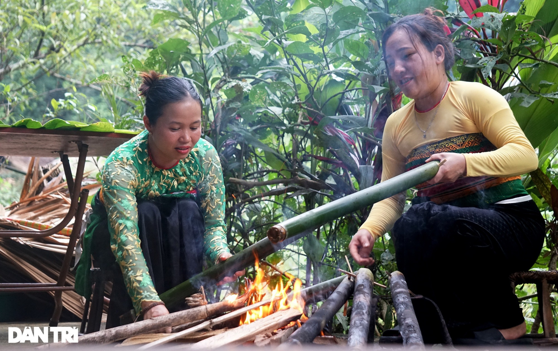 How to bamboo-tube rice: specialties of Vietnam's Northern mountainous Bamboo-tube rice: a specialty of Vietnam's Northern mountains - Video