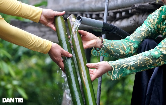 How to bamboo-tube rice: specialties of Vietnam's Northern mountainous Bamboo-tube rice: a specialty of Vietnam's Northern mountains - Video