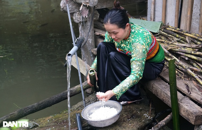 How to bamboo-tube rice: specialties of Vietnam's Northern mountainous Bamboo-tube rice: a specialty of Vietnam's Northern mountains - Video