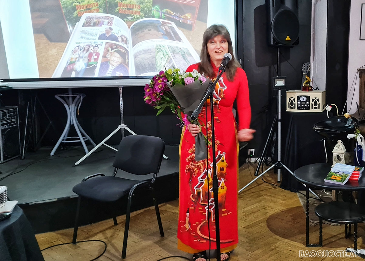 Bulgarian journalist writes Bulgarian journalist writes 'Vietnam Miracle' book