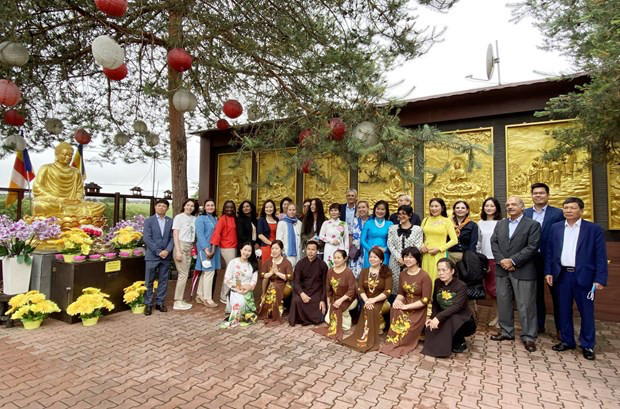 Vietnamese traditional culture impresses international friends in Czech Republic Vietnamese traditional culture impresses international friends in Czech Republic