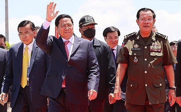Prime Minister Pham Minh Chinh (L) and Cambodian PM Hun Sen (R). Photo: VNA Prime Minister Pham Minh Chinh (L) and Cambodian PM Hun Sen (R). Photo: VNA