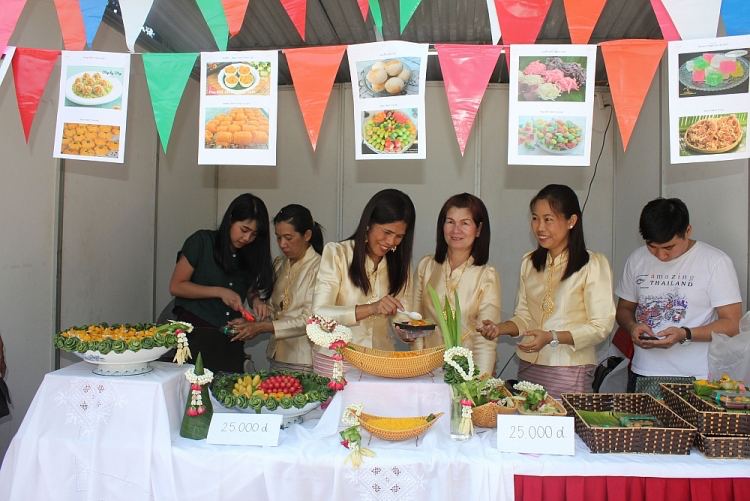 Vietnam - Thailand Friendship: Strong Development in Future Vietnam - Thailand Friendship: Strong Development in Future