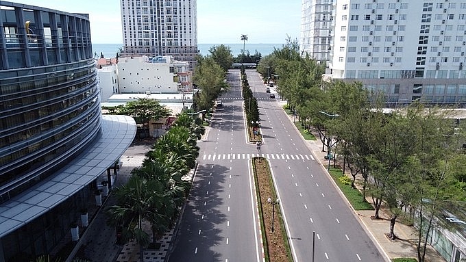 A street leading to Vung Tau beach is left deserted, July 2021. Photo: VnExpress A street leading to Vung Tau beach is left deserted, July 2021. Photo: VnExpress