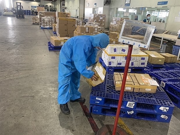 Logistics Through E-commerce Eases Difficulties for Businesses Amid Covid-19 Logistics Through E-commerce Eases Difficulties for Businesses Amid Covid-19