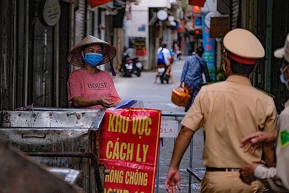 Loosening Social Distancing in Hanoi: Depends on Large-scale Covid Test Loosening Social Distancing in Hanoi: Depends on Large-scale Covid Test