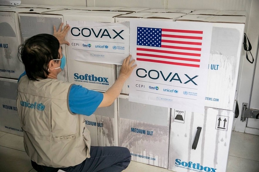 263,250 Pfizer vaccines arrive in Hanoi via COVAX. Photo: UNICEF 263,250 Pfizer vaccines arrive in Hanoi via COVAX. Photo: UNICEF