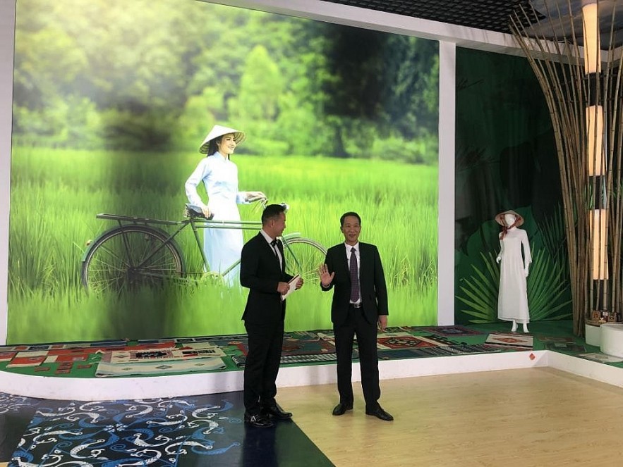 Promoting Tourism and Unique Vietnamese Cuisine in Kunming, China Promoting Tourism and Vietnamese Cuisine in China