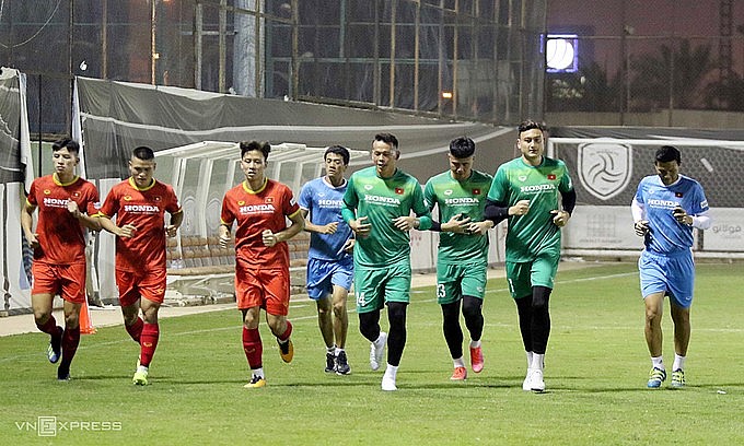 Dang Van Lam (second from right) practices with Vietnam national football team in Saudi Arabia. Photo: Vietnam Football Federation Dang Van Lam (second from right) practices with Vietnam national football team in Saudi Arabia. Photo: Vietnam Football Federation