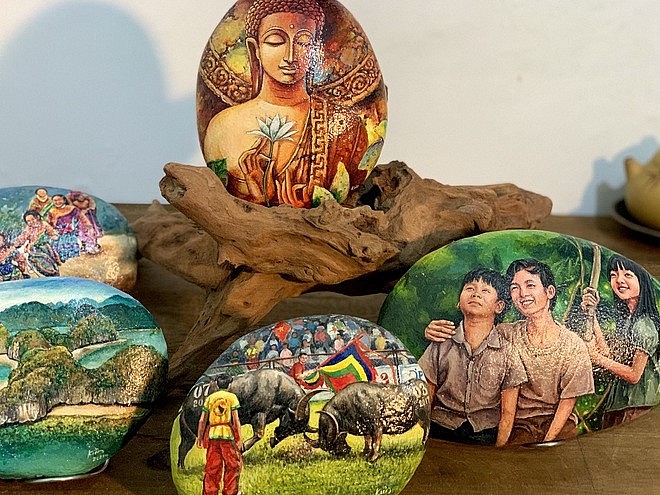 Creative Art of Painting on Cobblestone Cobblestone Creative Art