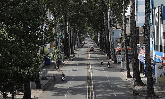Streets in HCMC are nearly devoid of traffic amid Covid-19 social distancing orders, August 23, 2021. Photo: VnExpress Streets in HCMC are nearly devoid of traffic amid Covid-19 social distancing orders, August 23, 2021. Photo: VnExpress