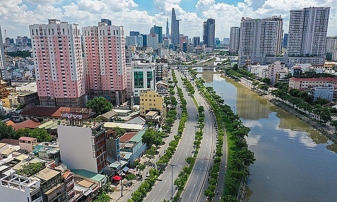 Aerial view of a desolate HCMC street amid a Covid-19 social distancing order. Photo: VnExpress