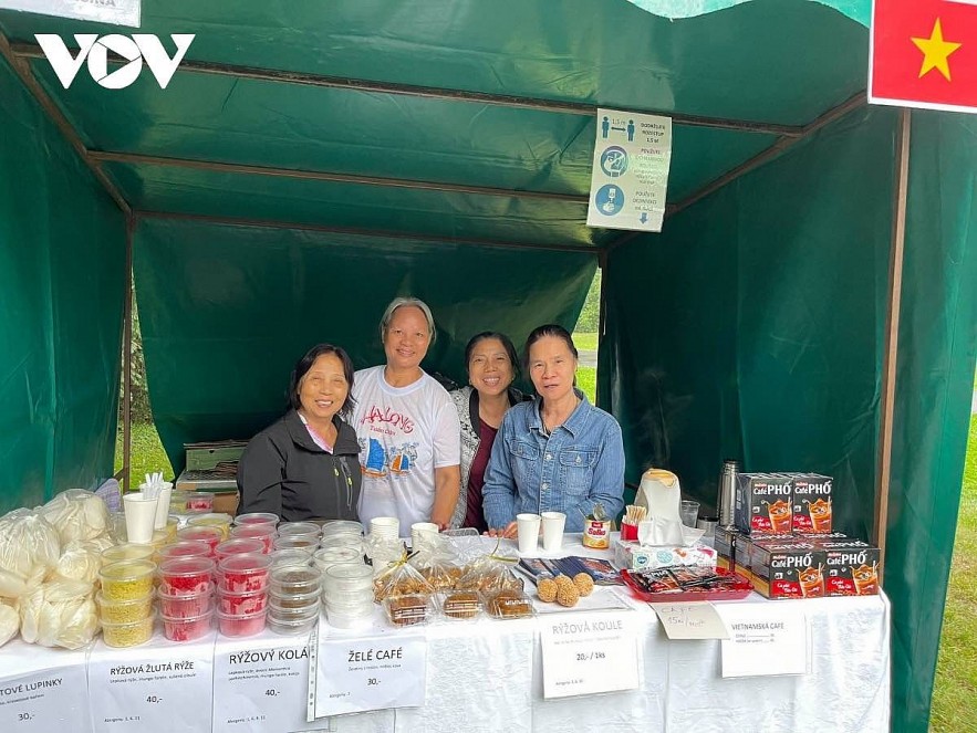 Vietnam's Culture Showcased at Colorful Planet Festival in Czech Republic