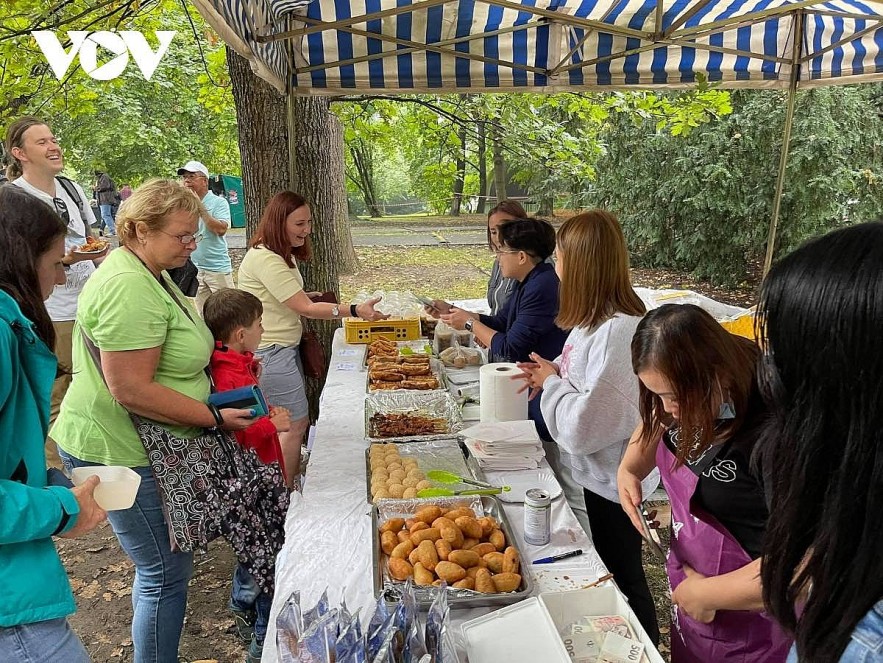 Vietnam's Culture Showcased at Colorful Planet Festival in Czech Republic