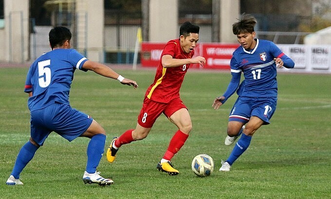 Midfielder Nguyen Hai Long (C) dribbles in the U23 Asian Cup qualifiers between Vietnam and Taiwan on October 27, 2021. Photo: Vietnam Football Federation Midfielder Nguyen Hai Long (C) dribbles in the U23 Asian Cup qualifiers between Vietnam and Taiwan on October 27, 2021. Photo: Vietnam Football Federation