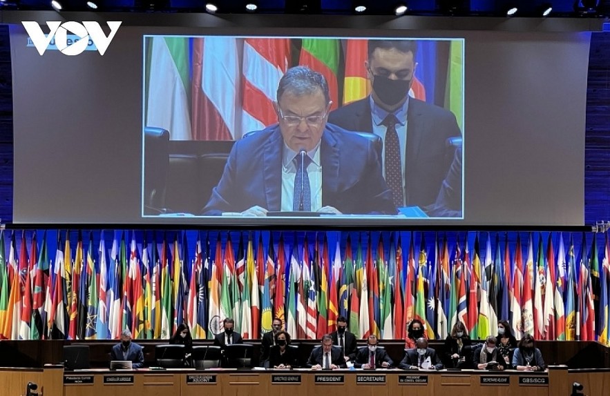 The President of the UNESCO General Assembly announces the election results. Photo: VOV The President of the UNESCO General Assembly announces the election results. Photo: VOV