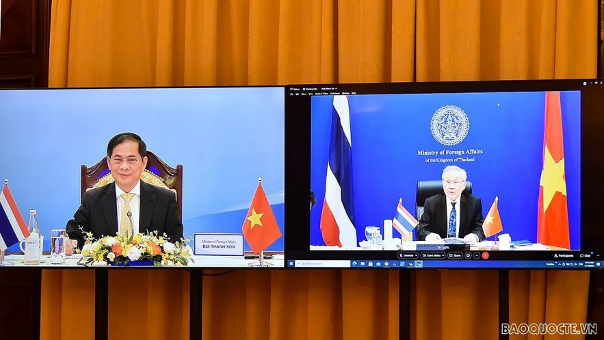 Foreign Minister Bui Thanh Son and Thai Deputy Prime Minister and Foreign Minister Don Pramudwinai co-chair the 4th meeting of the Vietnam - Thailand Joint Committee on Bilateral Cooperation in an online format. Photo: WVR Foreign Minister Bui Thanh Son and Thai Deputy Prime Minister and Foreign Minister Don Pramudwinai co-chair the 4th meeting of the Vietnam - Thailand Joint Committee on Bilateral Cooperation in an online format. Photo: WVR