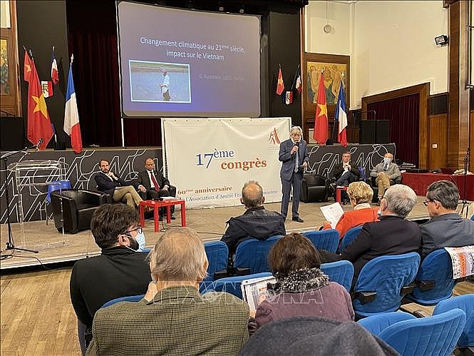 France-Vietnam Friendship Association Continues to Support Vietnamese People France-Vietnam Friendship Association Continues to Support Vietnamese People