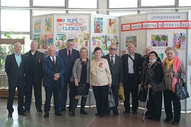 Members of the association pose for a group photo. Photo: VNA Members of the association pose for a group photo. Photo: VNA