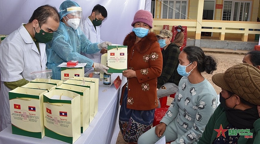Vietnamese-Laotian Doctors Organize Free Medical Examination for People in Se Pon District Vietnamese-Laotian Doctors Organize Free Medical Examinations for People in Se Pon District