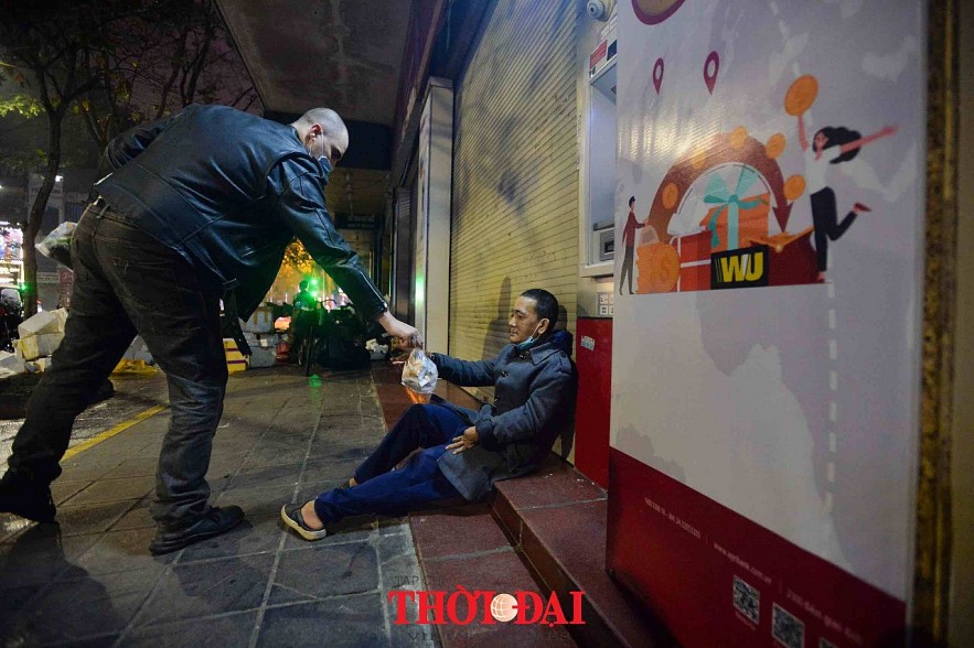 British Man with Love for the Homeless in Hanoi British Man Helps Hanoi's Homeless