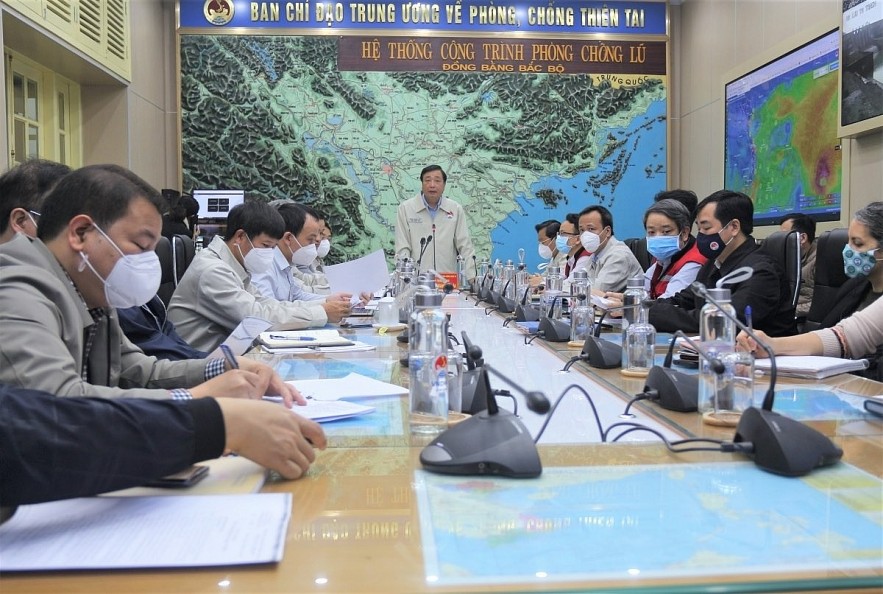 The National Steering Committee on Natural Disasters Prevention and Control meets on plans to cope with tropical storm Rai which is forecast to strike Vietnam this weekend. Photo: VOV