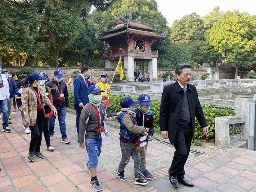 Hanoi shakes hands with other localities to create a safe tourism corridor. Photo: VOV Hanoi shakes hands with other localities to create a safe tourism corridor. Photo: VOV