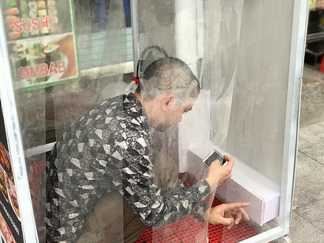 Hanoi pizza restaurant equipped with disinfection chamber to prevent coronavirus hanois pizza restaurant equipped with disinfection chamber to prevent coronavirus