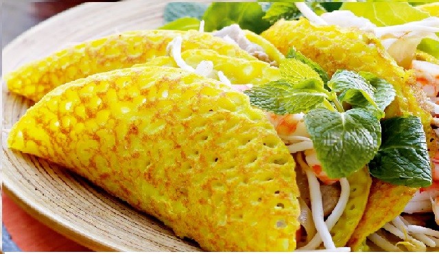 How to make ‘bánh xèo’ (Crispy Vietnamese Crepes) how to make banh xeo crispy vietnamese crepes