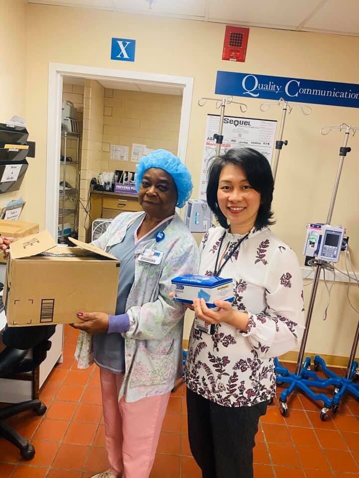 Vietnamese community in US collects gloves, face masks for local hospital vietnamese community in us collects gloves face masks for local hospital