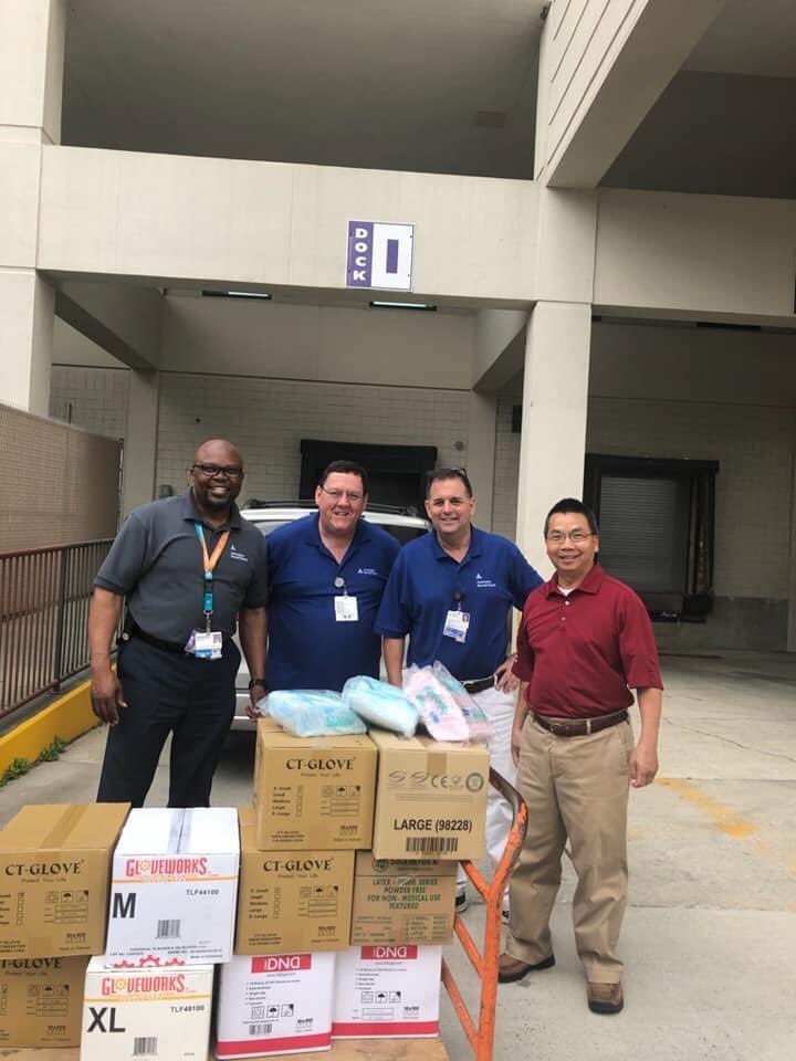 Vietnamese community in US collects gloves, face masks for local hospital vietnamese community in us collects gloves face masks for local hospital