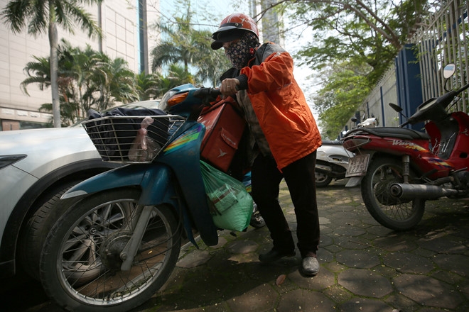 ‘Zero-VND supermarket’ launched in Vietnam amid COVID-19 outbreak zero vnd supermarket launched to support low income people amid covid 19
