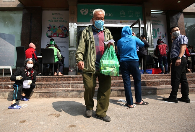 ‘Zero-VND supermarket’ launched in Vietnam amid COVID-19 outbreak zero vnd supermarket launched to support low income people amid covid 19