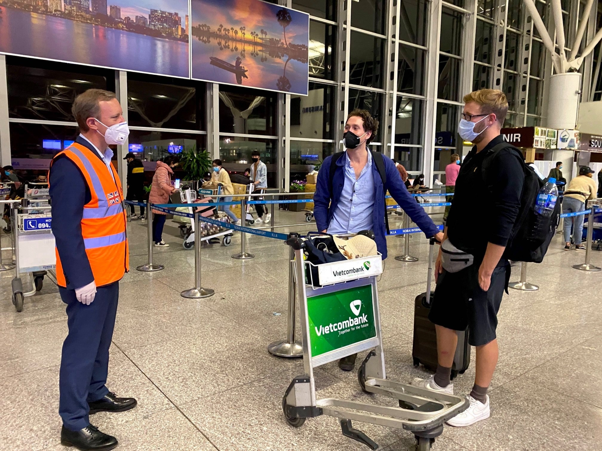 British Ambassador thanks Vietnam for its support to repatriate UK citizens british ambassador thanks vietnam for its support to repatriate uk citizens