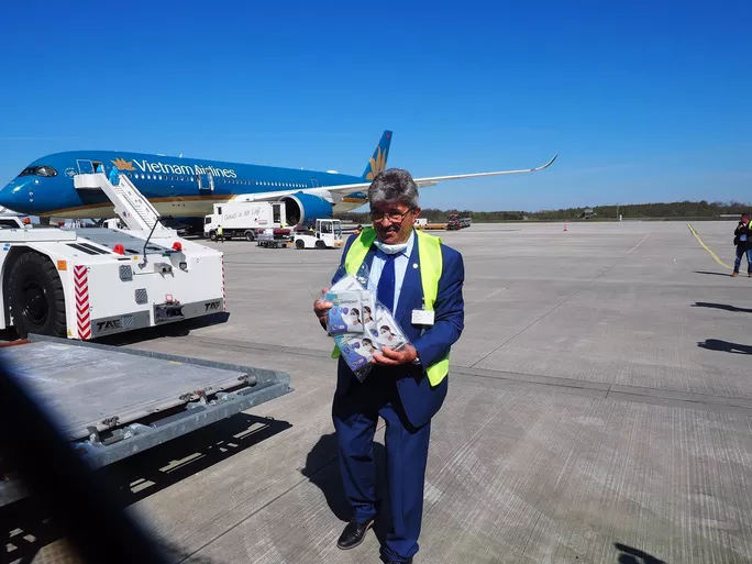 Millions of made-in-Vietnam face masks arrive in Germany millions of made in vietnam face masks arrive in germany
