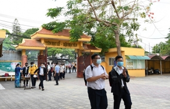 residents in hanoi outskirt burst with joy as 28 day covid 19 lockdown ends up photo