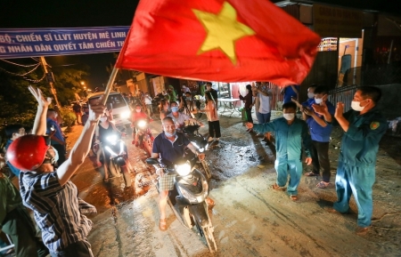 Residents in Hanoi outskirt burst with joy as 28-day COVID-19 lockdown ends up [Photo]