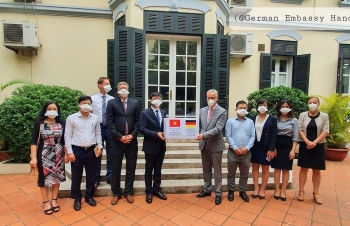 hanoi based ce0ntre of medical research donates much needed medical supplies to germany