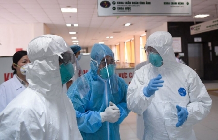 Vietnam considers lung transplant for British Covid-19 patient