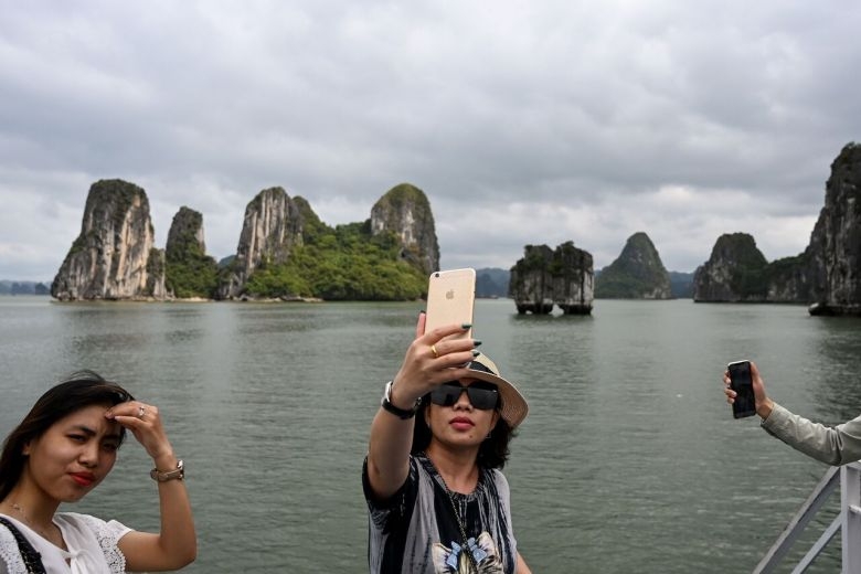 Tourist back in Ha Long Bay as domestic travel resumes tourist back in ha long bay as domestic travel resumes