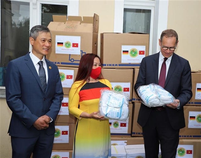 Berlin Mayor applauses Vietnamese community in Germany for their charity work berlin mayor applauses vietnamese community in germany for their charity work
