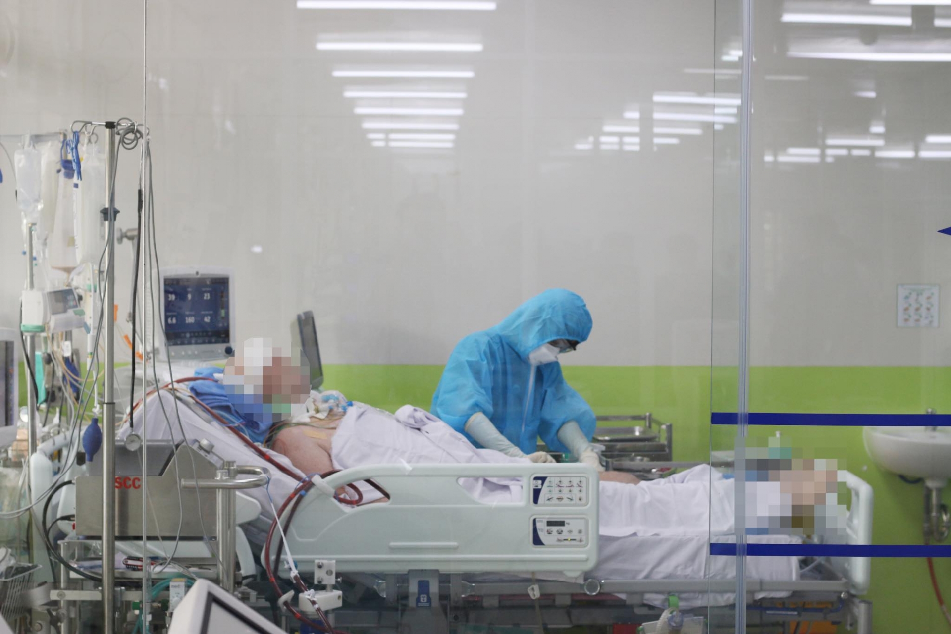 Critically ill British pilot coronavirus patient conscious critically ill british pilot coronavirus patient conscious