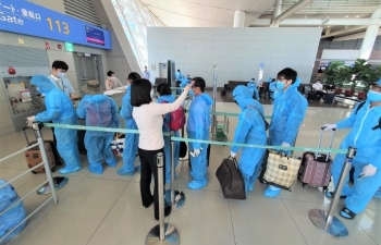 stranded vietnamese and canadian expatriates repatriated