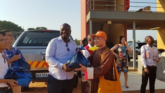 Vietnamese Buddhists present 100 tons of rice to Mozambique storm victims vietnamese buddhists present 100 tons of rice to mozambique storm victims