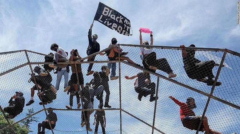 protest and riot break out around america after george floyds death photos