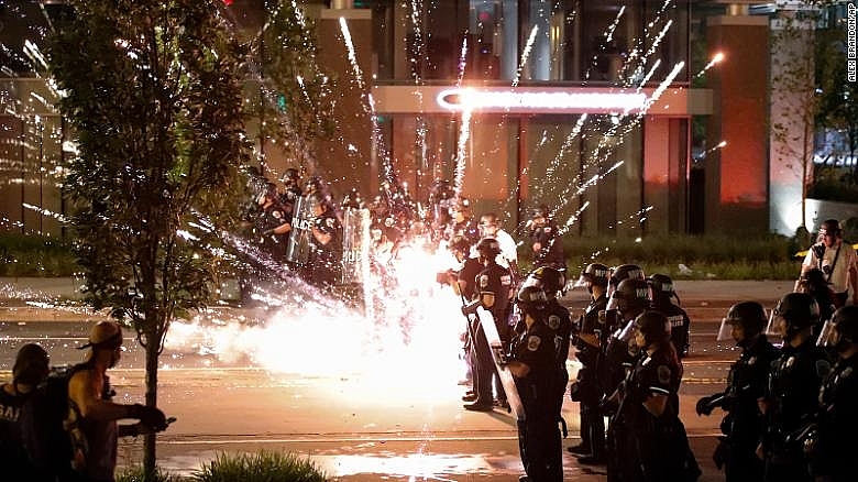 protest and riot break out around america after george floyds death photos