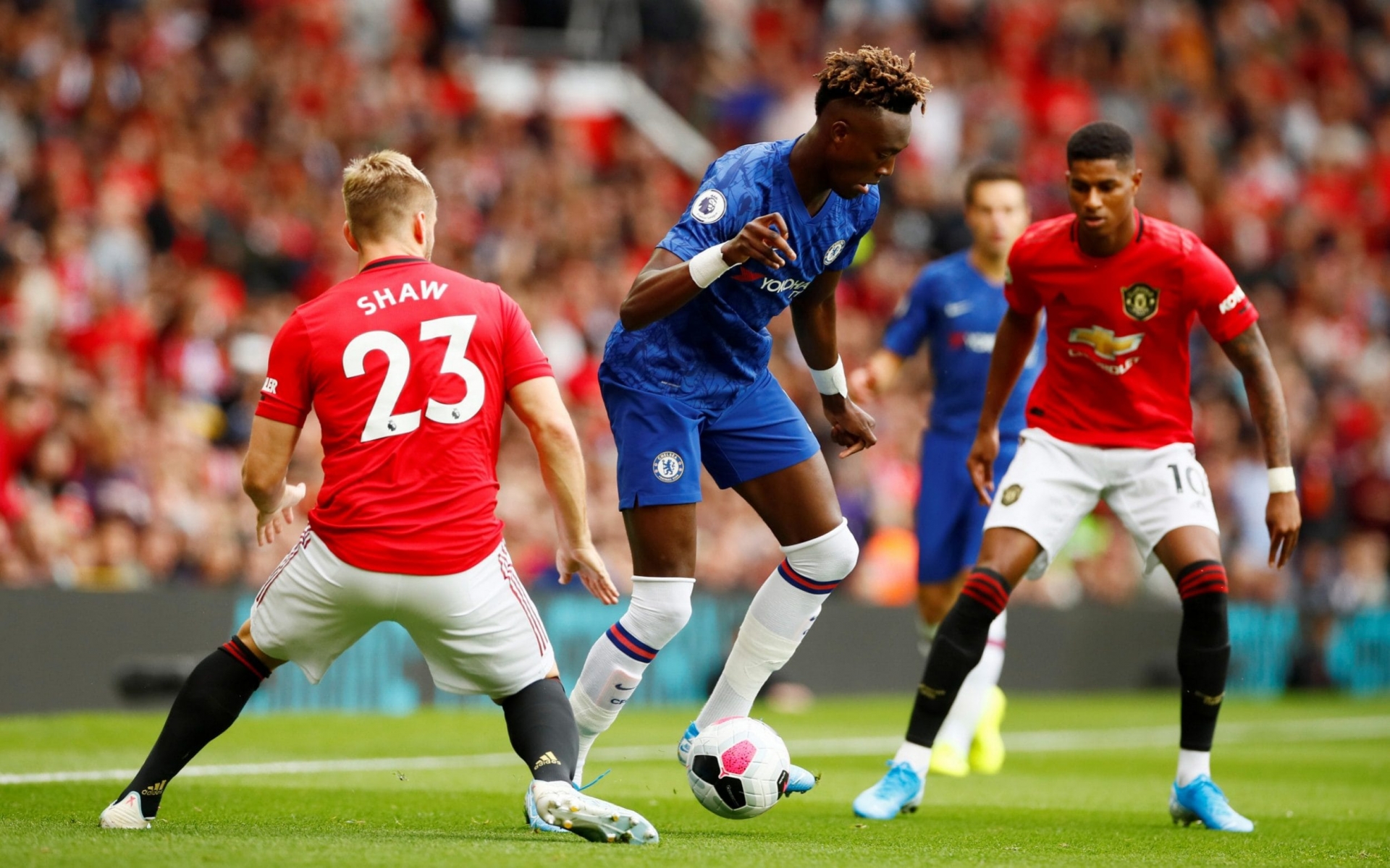 latest premier league football news table top scores results