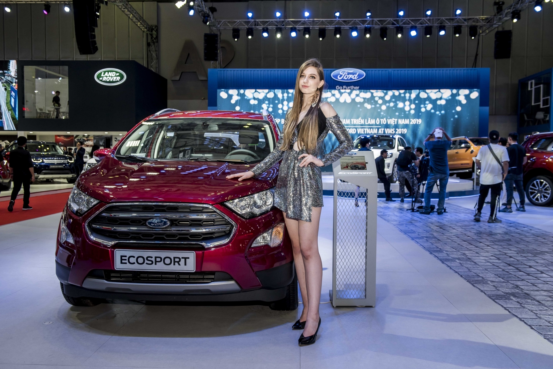 gia xe o to ford moi nhat thang 12020